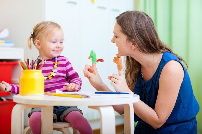 vagas de babá com telefone para contato